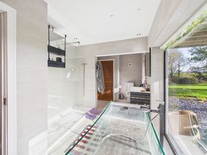 Photo 21- click for photo gallery